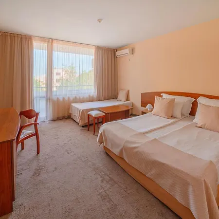 Hotel Perla Plaza