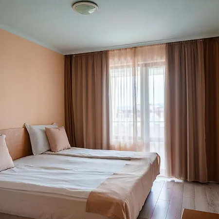 Perla Plaza Отель 3*