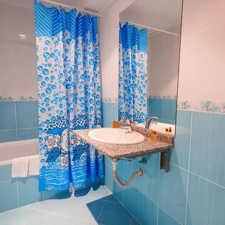 Отель Perla Plaza