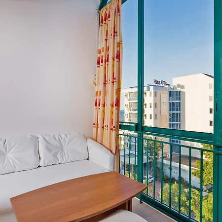 Perla Plaza Hotel 3*