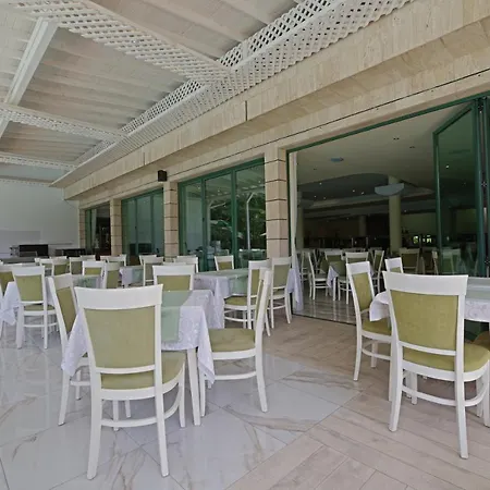 Отель Perla Plaza 3*