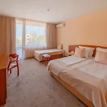 Hotell Perla Plaza Hotel