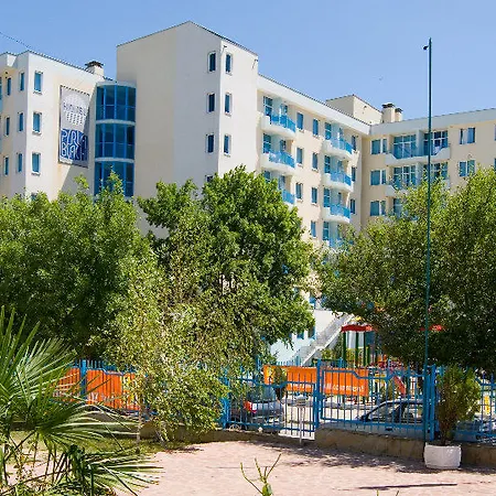 فندق Perla Plaza 3*