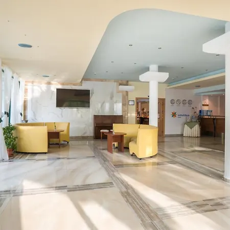 فندق Perla Plaza