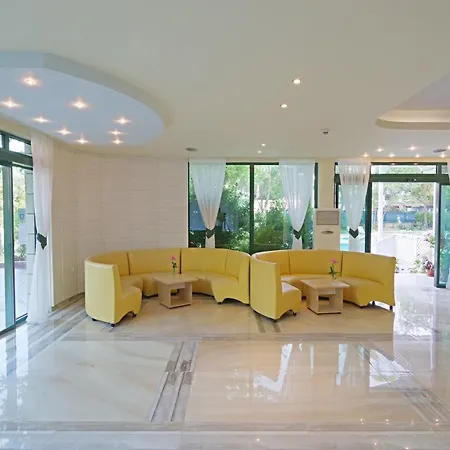 فندق Perla Plaza