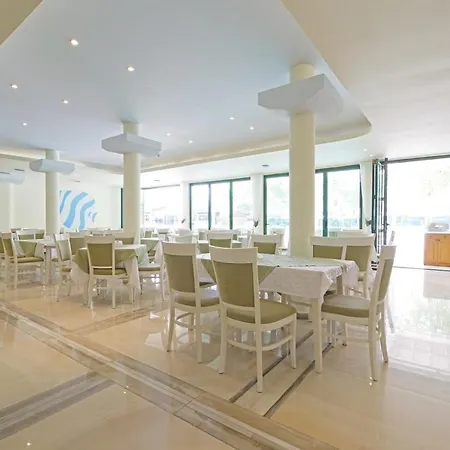 Perla Plaza بريمورسكو