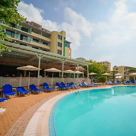 Perla Plaza بريمورسكو