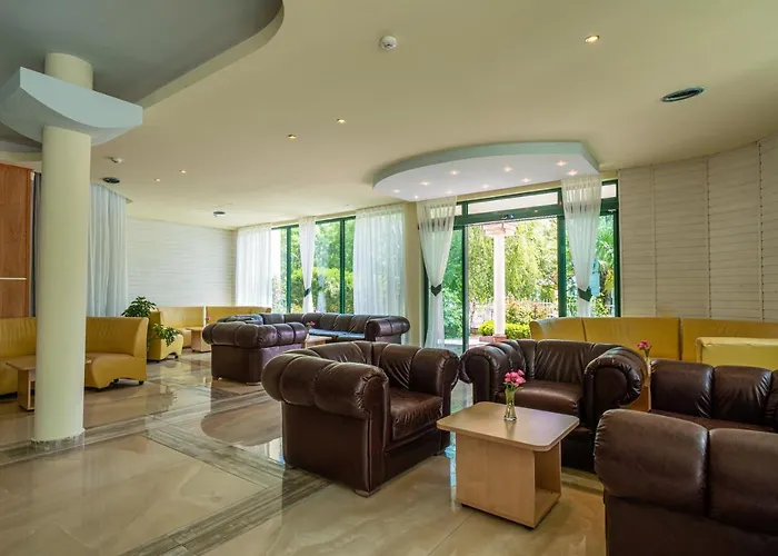 Perla Plaza Hotel Hotel