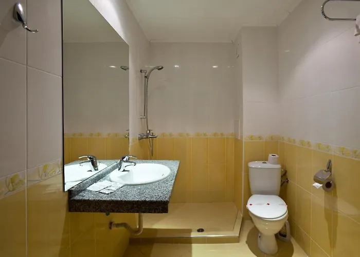 Hotel Perla Plaza Hotel 3*