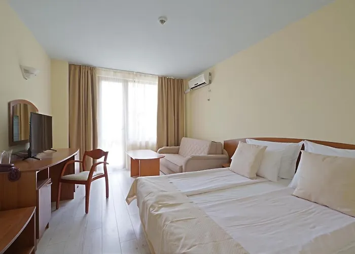 Perla Plaza Hotel Hotel