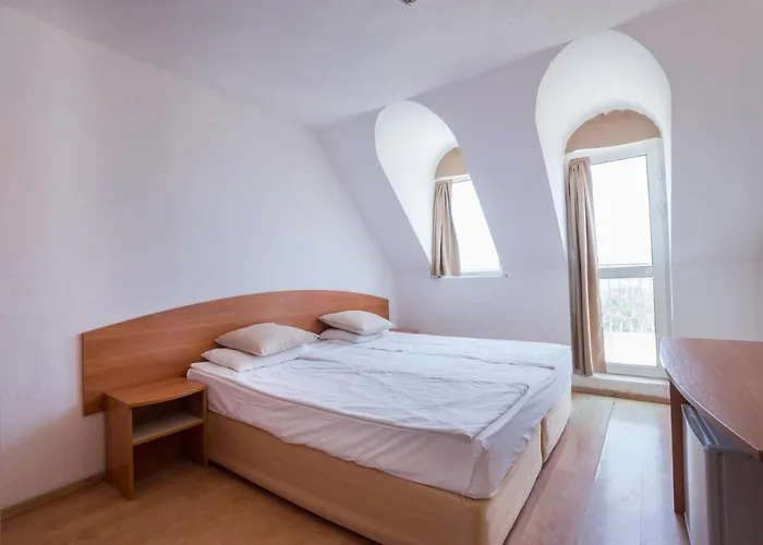 Perla Plaza Hotel 3*