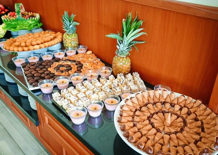 Hotel Perla Plaza Hotel 3*